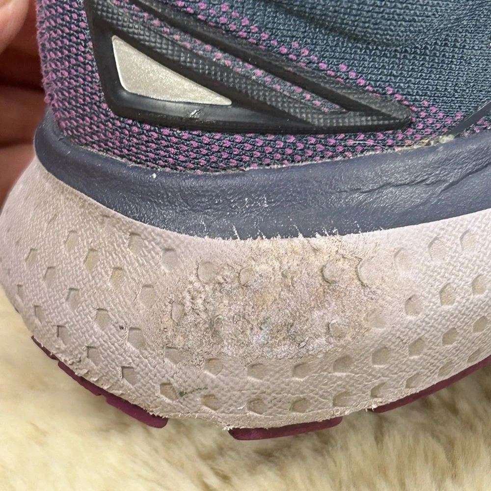 Brooks Women's Running Shoes - Black and Purple‎